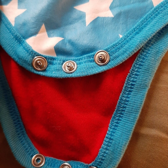 Wonder Woman Onesie - Picture 9 of 15